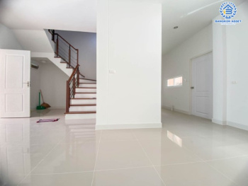 ทาวน์เฮ้าส์มือสองย่านนนทบุรี ม.นนท์ณิชา บางใหญ่2 หลังมุม! เนื้อที่มากถึง 38.4 ตร.ว. ฟังก์ชัน 3 ห้องนอน 2 ห้องน้ำ 1 ที่จอดรถ บนทำเลแห่งการเดินทาง เชื่อมต่อถ.กาญจนาภิเษก, ถ.รัตนาธิเบศก ใกล้รถไฟฟ้าสายสีม่วง "สถานีตลาดบางใหญ่" และทางด่วน "ศรีรัช"